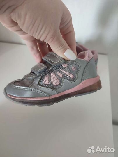 Кроссовки для девочки geox