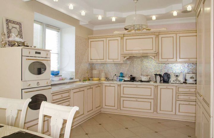 Коттедж 282 м² на участке 15 сот.