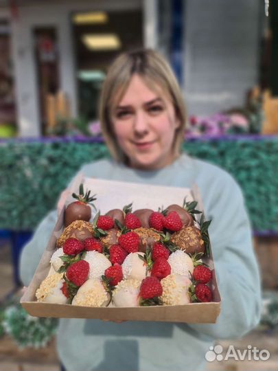 Клубника в шоколаде розы