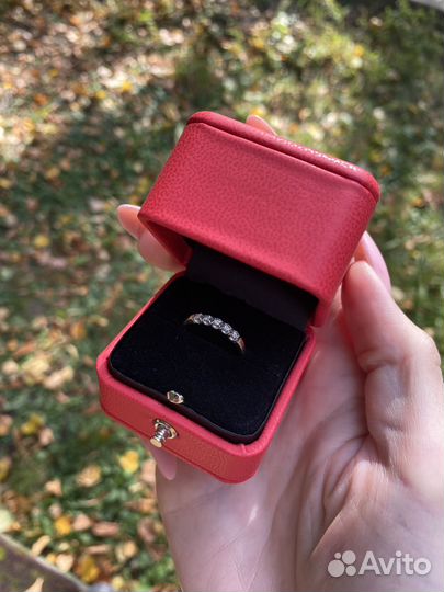 Золотое кольцо с бриллиантами