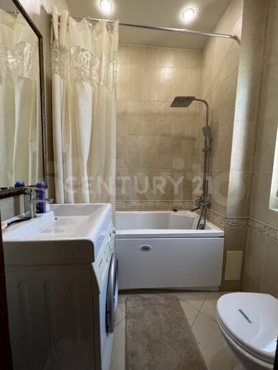 Дом 220 м² на участке 5 сот.