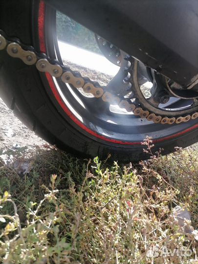 Honda f4i 2001 и Honda f4i 2002