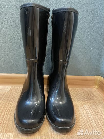 Резиновые сапоги женские