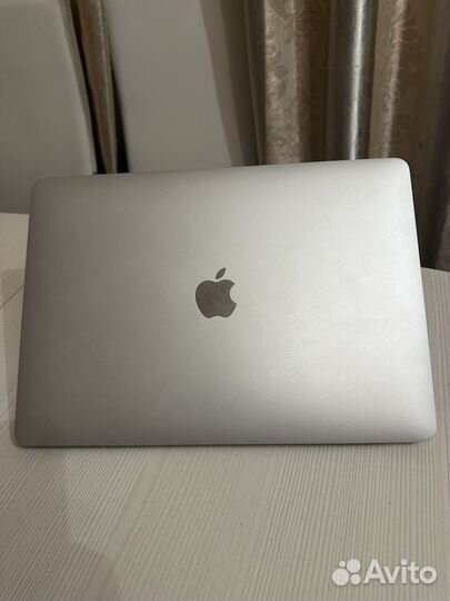 Macbook pro 13 2020 m1