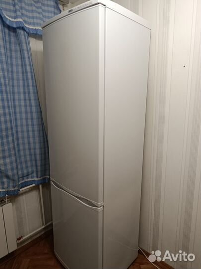 Холодильник бу Атлант 205 см