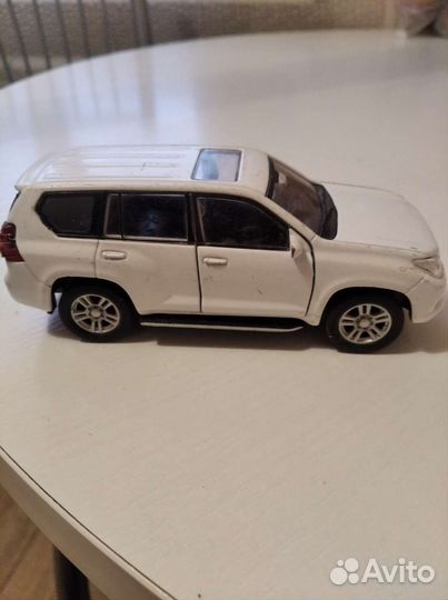 Toyota Land cruiser prado модель авто 1:43