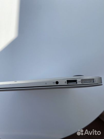 Apple MacBook Air 13 A1466