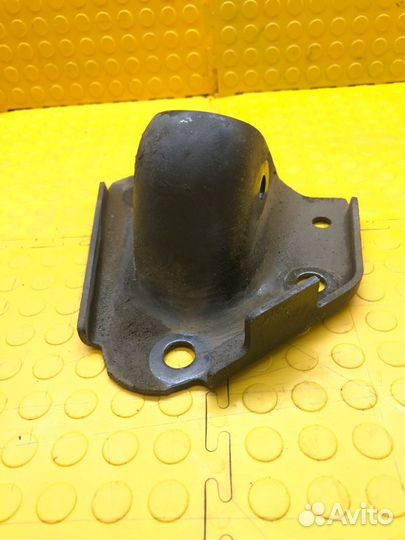 Кронштейн задний правый Renault Duster HSM H4M430