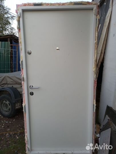 Дверь входная металлическая