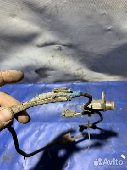 Датчик abs задний левый toyota estima lucida