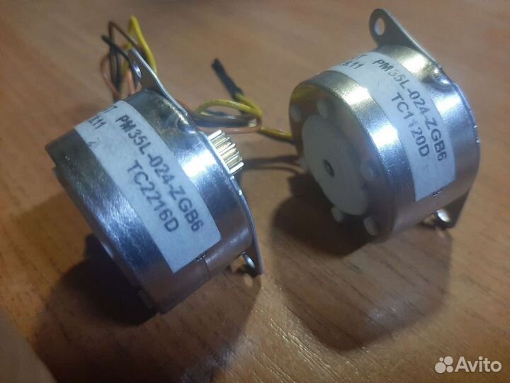 Шаговый двигатель