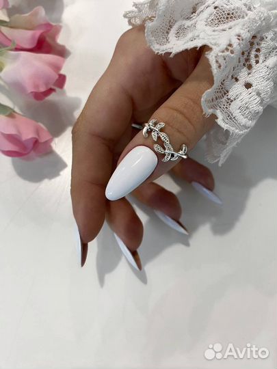 Маникюр, педикюр, наращивание ногтей