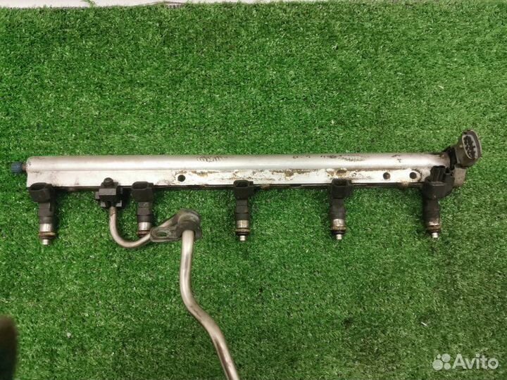 Топливная рейка Ford Kuga 1 2.5 hydb 2010