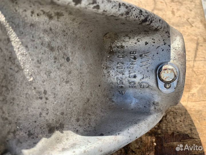 Кулак Volkswagen Passat B6 передний правый