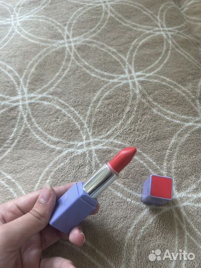 Помады женские