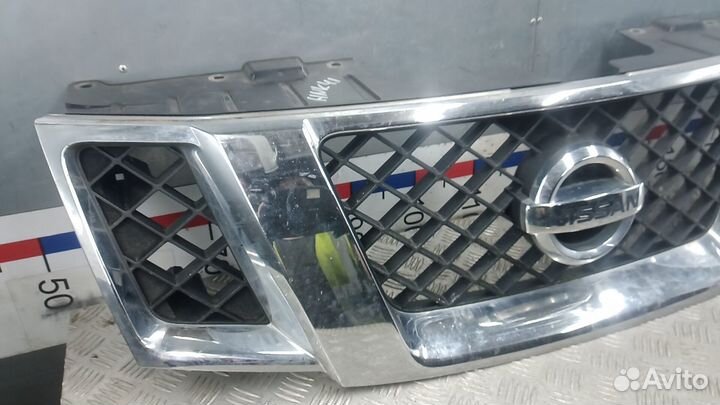 Решетка радиатора Nissan Navara