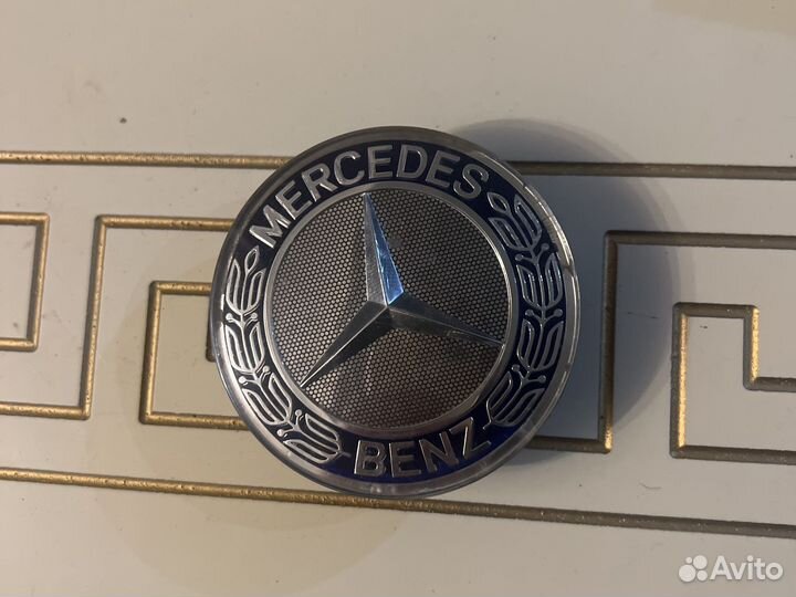 Колпачок ступицы диска mercedes AMG R22