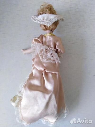 Кукла фарфоровая. СССР Дама эпохи