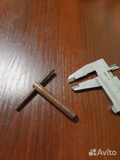 Ключ на настенные часы