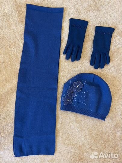 Шапка зимняя с шарфом и перчатками