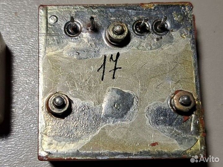 Прецизионный кварцевый генератор 10 мгц