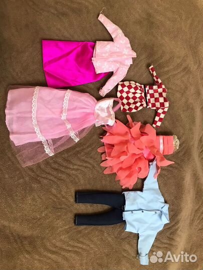 Подаю кукол Барби