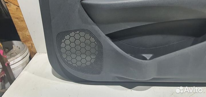 Обшивка двери передней правой Almera (G15)