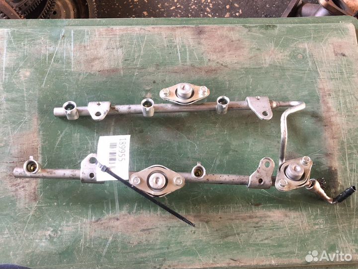 Топливная рампа Nissan VQ35DE