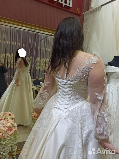 Свадебное платье