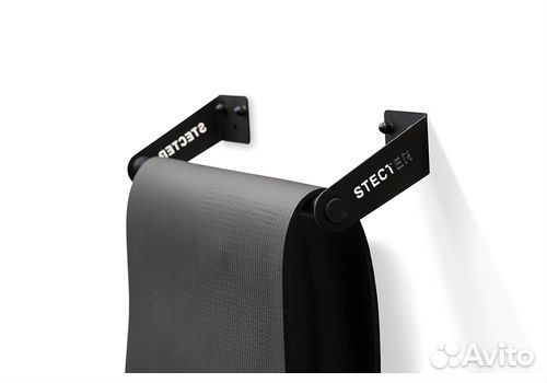 Настенный кронштейн для хранения ковриков