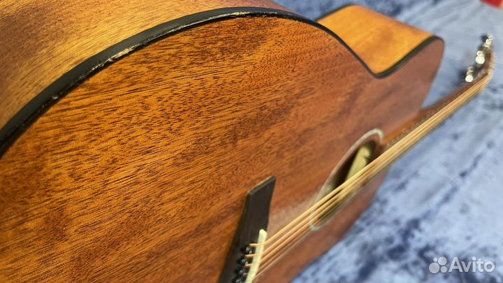 Акустическая гитара