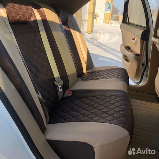 Чехлы на Toyota Crown 200