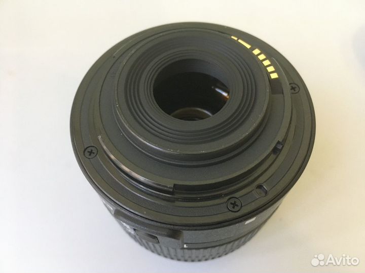 Canon EF-S 18-55mm f/3.5-5.6 III