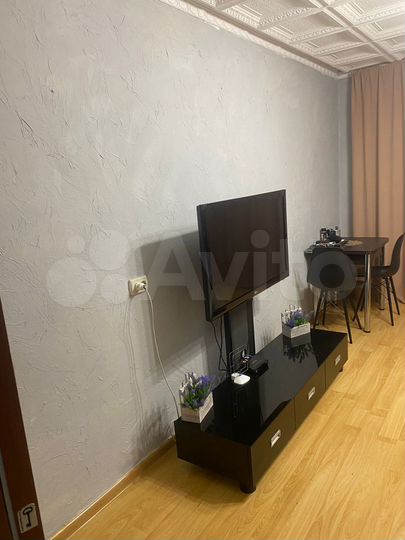 2-к. квартира, 56 м², 1/5 эт.
