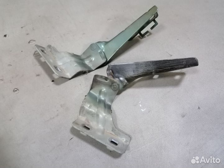 Петля капота Renault Megane II 2003-2009