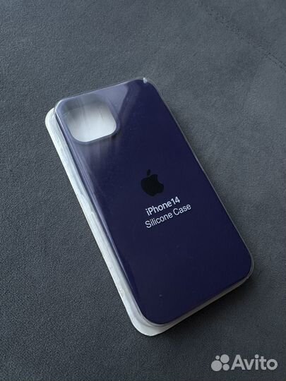 Чехол сиреневый на айфон 14