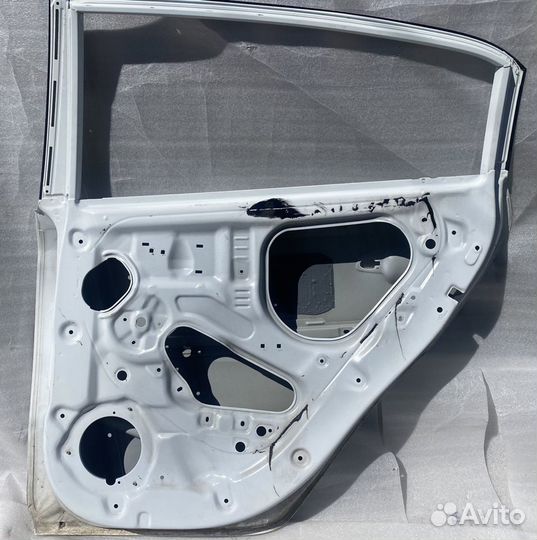 Дверь правая задняя KIA Rio 4 X-line 2017