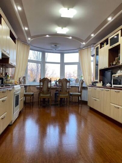 3-к. квартира, 157 м², 3/4 эт.