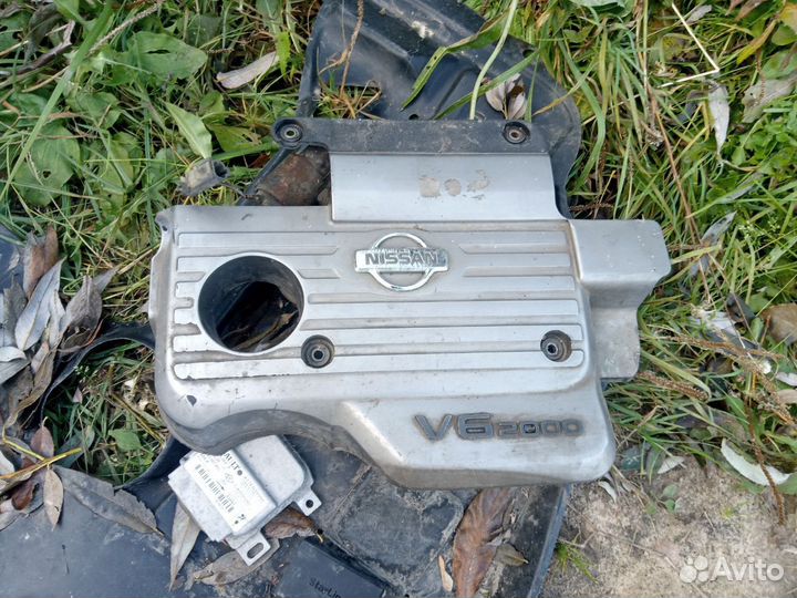 Крышка двс декоративная Nissan Maxima A33 2.0