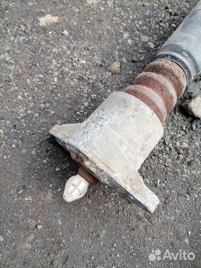 Задняя стойка Пассат Б5 в сборе седан