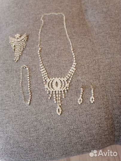 Колье ожерелье