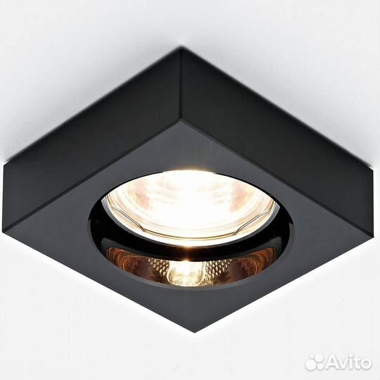 Светильник встраиваемый из камня и металла