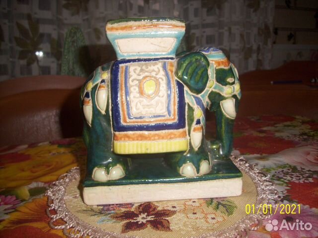 Слон фарфоровый