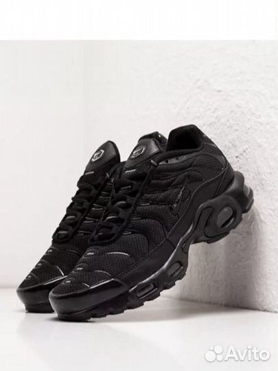 Кроссовки новые