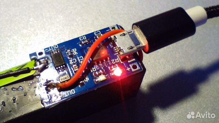 Зарядка для литий-ионных аккумуляторов 18650