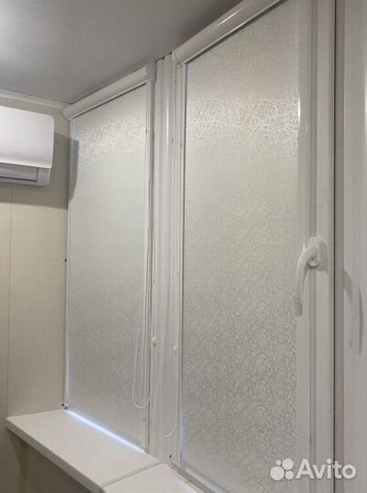 Рулонные шторы блэкаут в коробе L6358