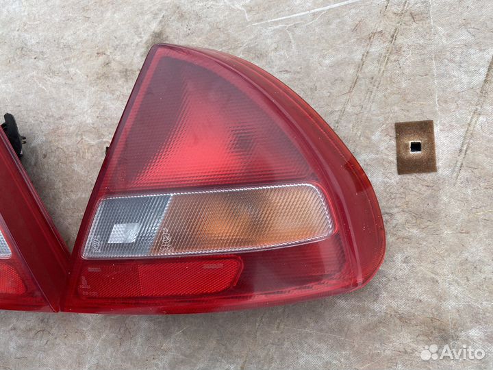 Фонарь левый правый Mitsubishi Lancer 6 Лансер VI