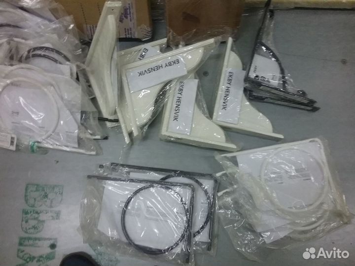 Уголки кронштейны консоли Икеа для полок