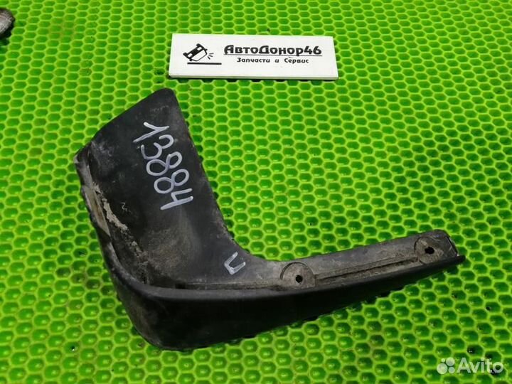 Брызговик задний правый оригинал Nissan Tiida C11