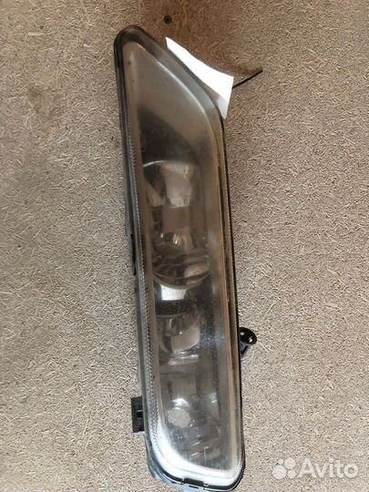 Фара противотуманная правая на Passat B7